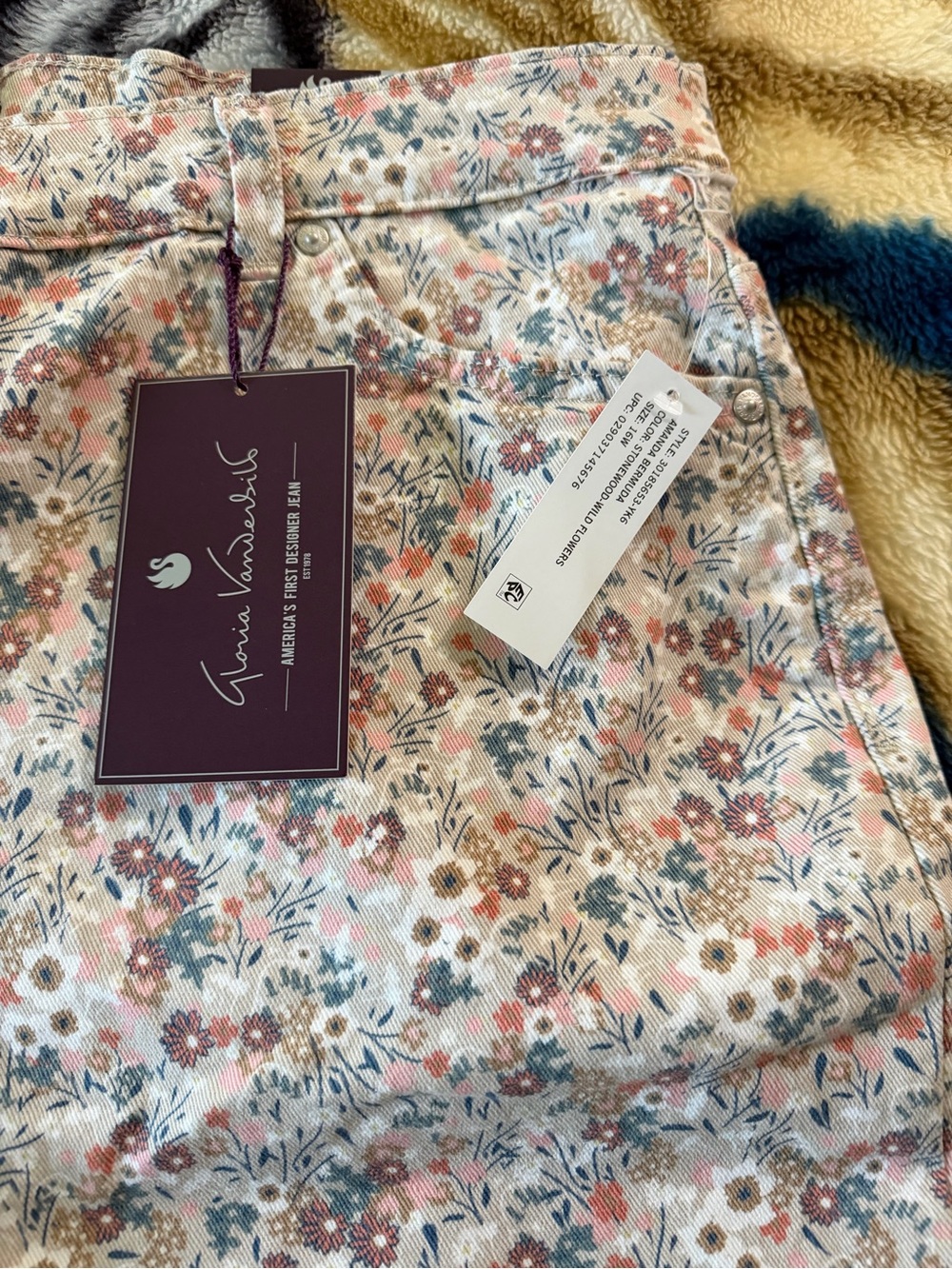 Gloria Vanderbilt Amanda Bermuda Shorts Women’s 16W Floral Stretch NWT - Picture 2 of 11